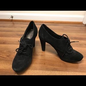 Heeled oxfords
